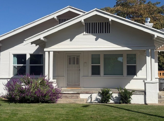 Building Photo - 725 E Princeton Ave