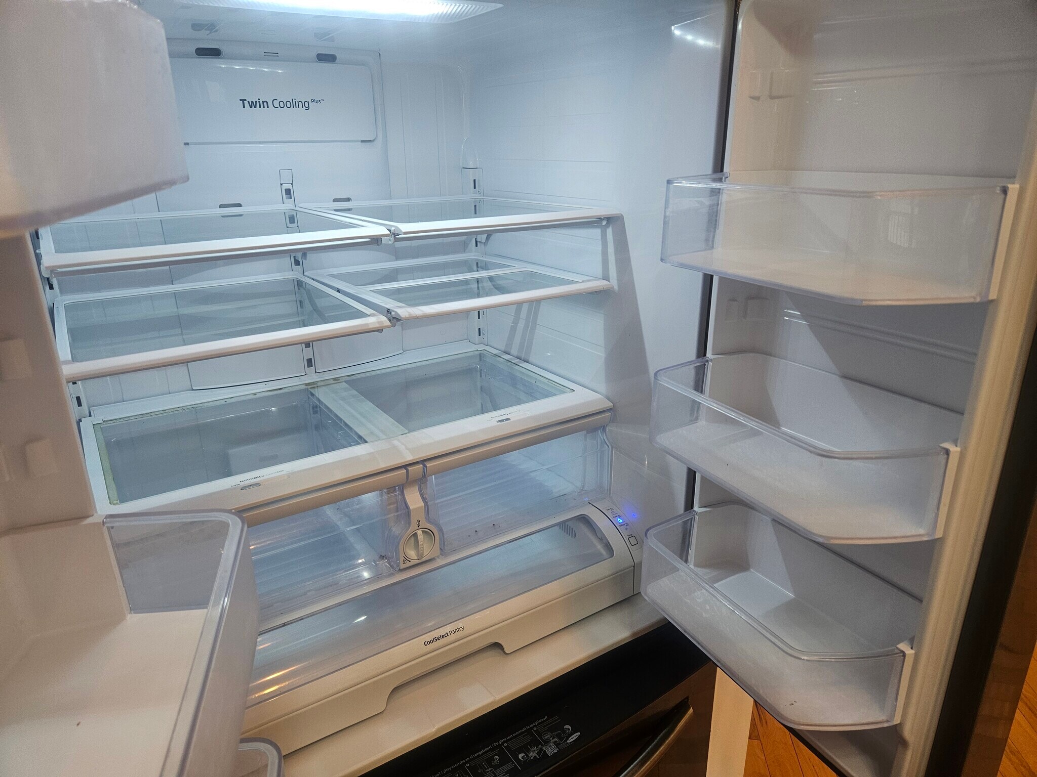 Stainless steel Fridge interior - 4301 Quaker Trl NE