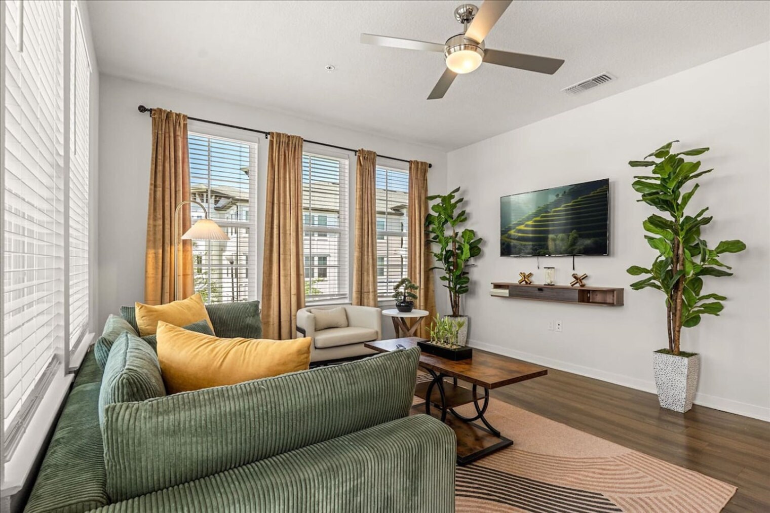 Building Photo - 1223 E Plant St