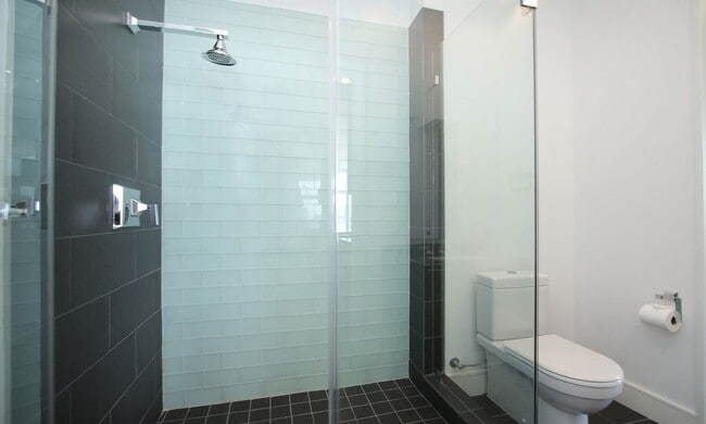 Building Photo - Exquisite Luxury high-rise 2 bedroom, 2bat...