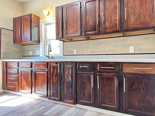 Building Photo - Updated 3 Bedroom 1,800 SQFT Home for Rent