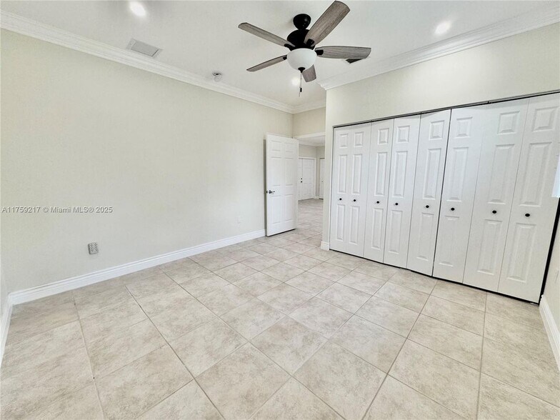 Building Photo - 14450 SW 24th St