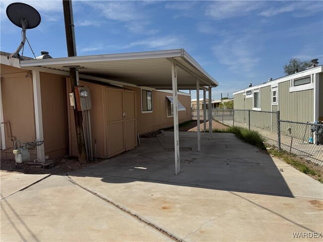 Building Photo - 615 Mead Ln