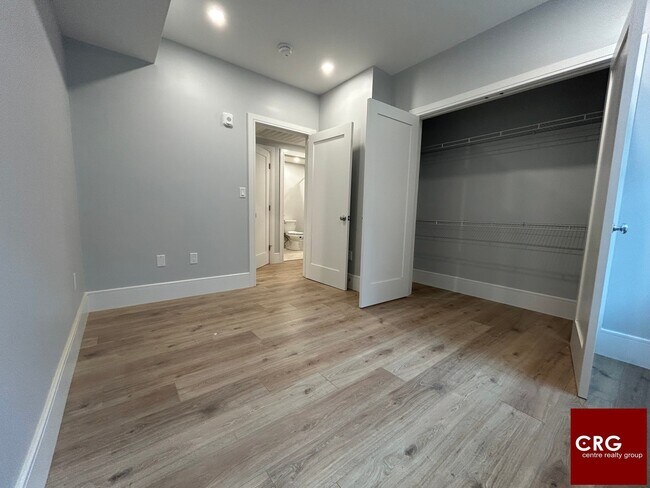 Building Photo - 124 Kenrick St