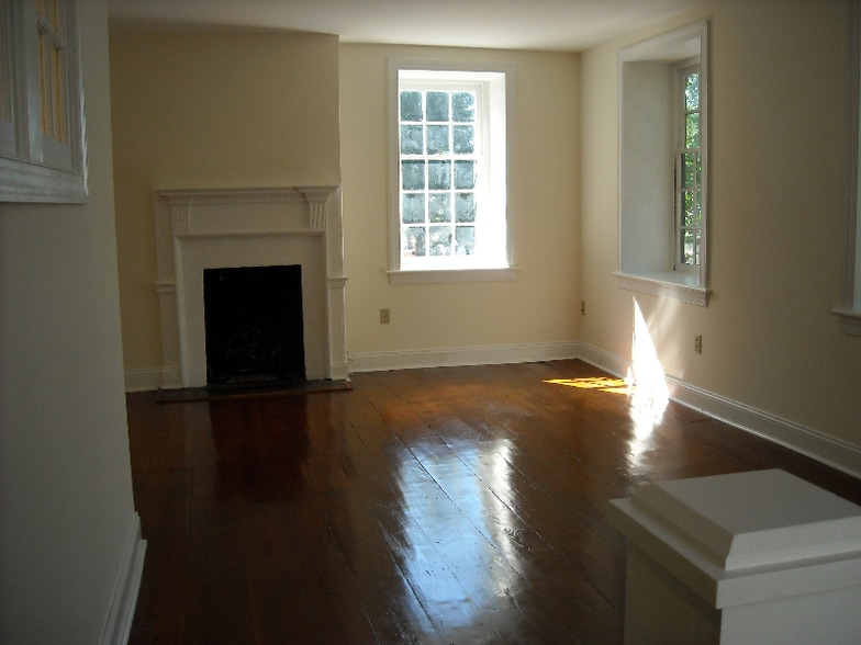 Building Photo - 8433 Germantown Ave