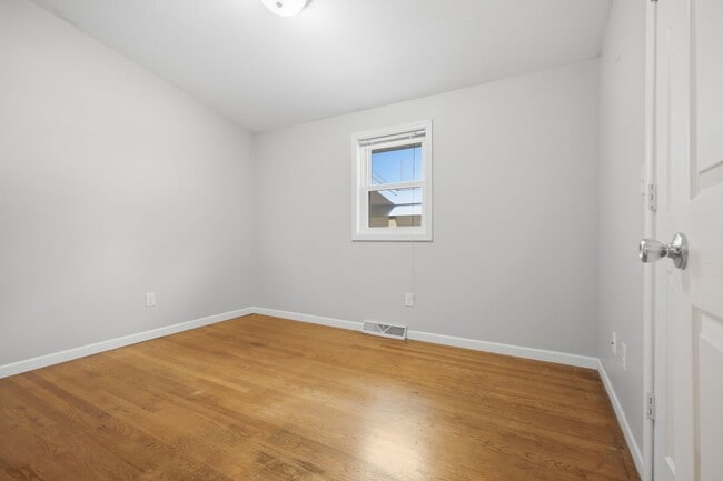 Building Photo - 2309 Anderson Ave