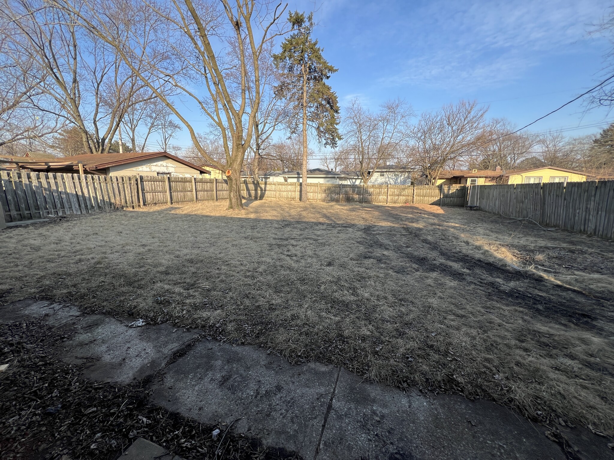 Large backyard - 18909 Lorenz Ave