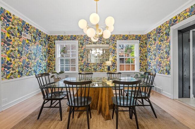 Building Photo - 9526 Lawndale Ave