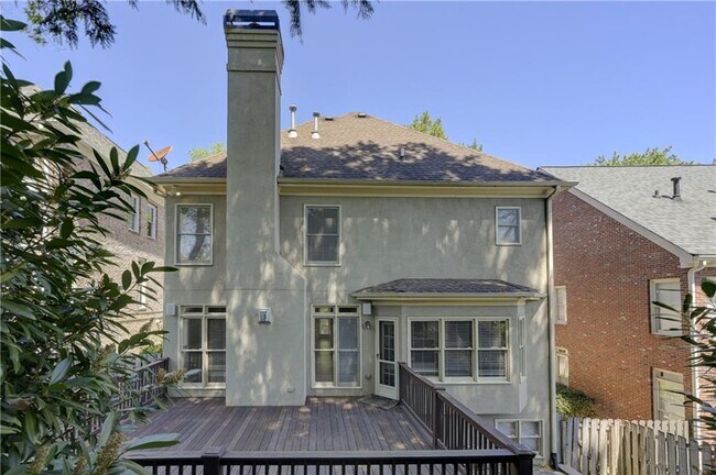 Building Photo - 2745 Lenox Rd NE