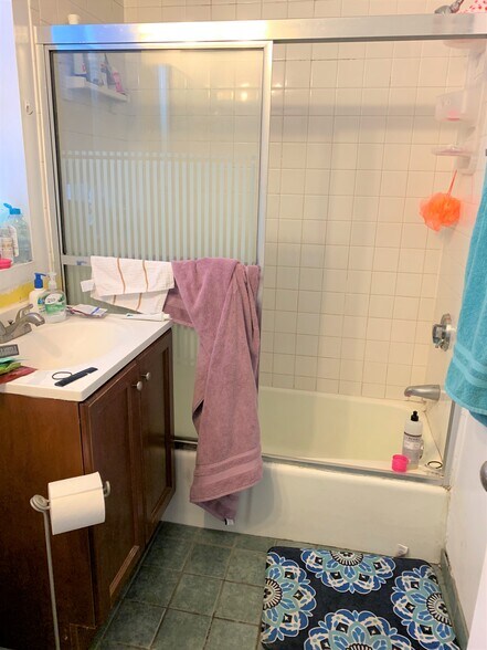 Building Photo - 50 Chester St