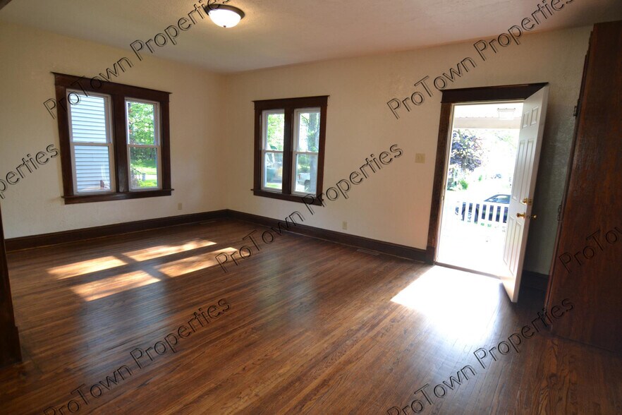 Building Photo - 609 Ida St