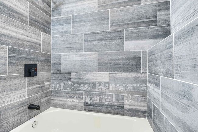 Building Photo - 2535 Shirley Ave