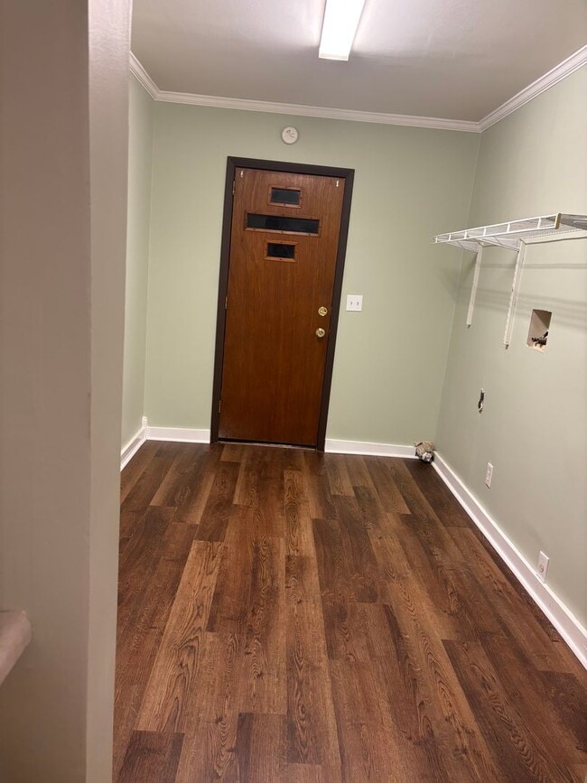 Building Photo - 2 Bedroom / 1 Bath Home Kingsport TN