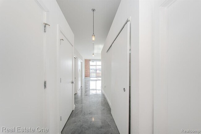Building Photo - 211 E 9 Mile Rd
