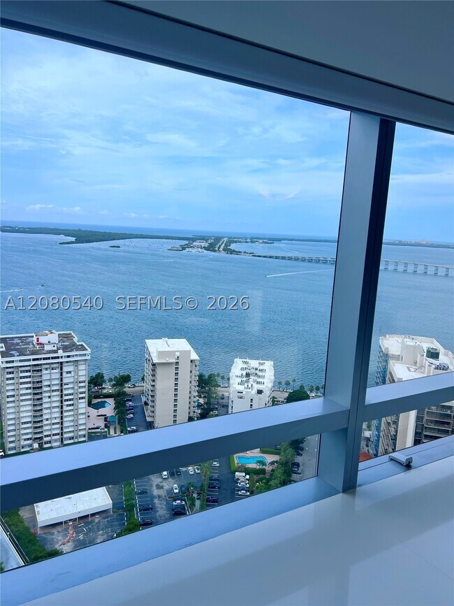 Building Photo - 1435 Brickell Ave
