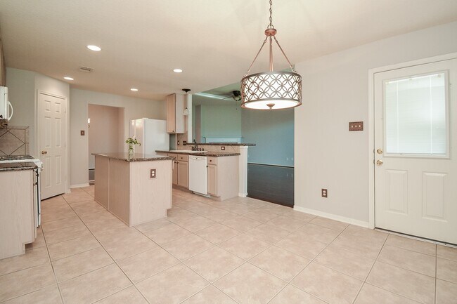 Building Photo - 18714 Flagstone Creek Rd