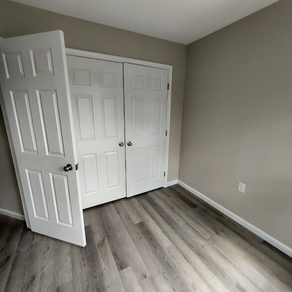 Building Photo - 106 Ridge Ct