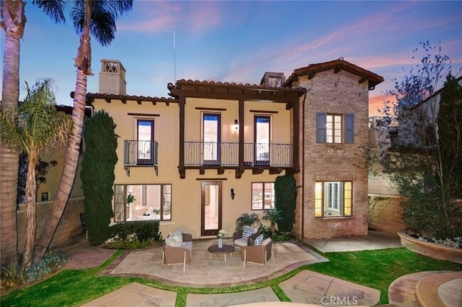 Building Photo - 33 Tall Hedge