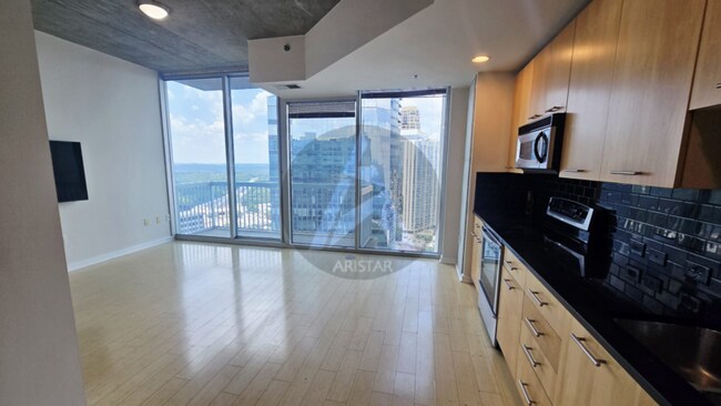Building Photo - 3324 Peachtree Rd