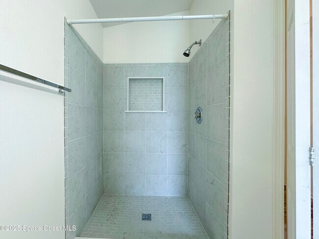 Building Photo - 2406 Deercroft Dr