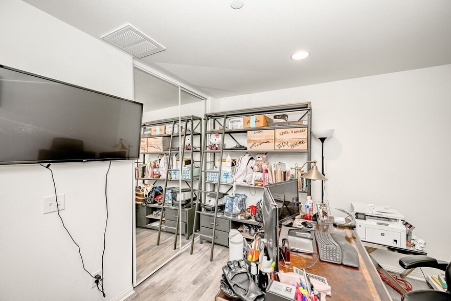 Building Photo - 2619 Candleberry Way