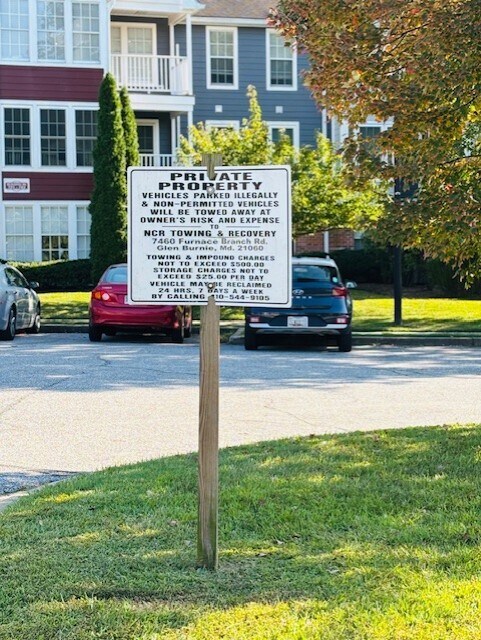 Building Photo - 743 Deering Rd