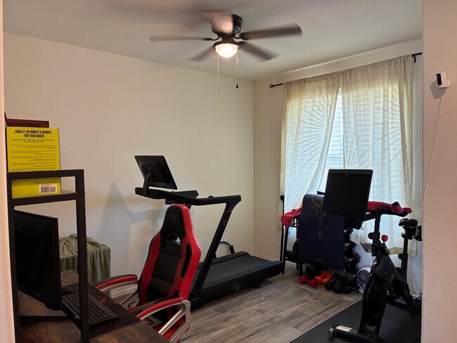 Building Photo - 17540 W Country Club Terrace