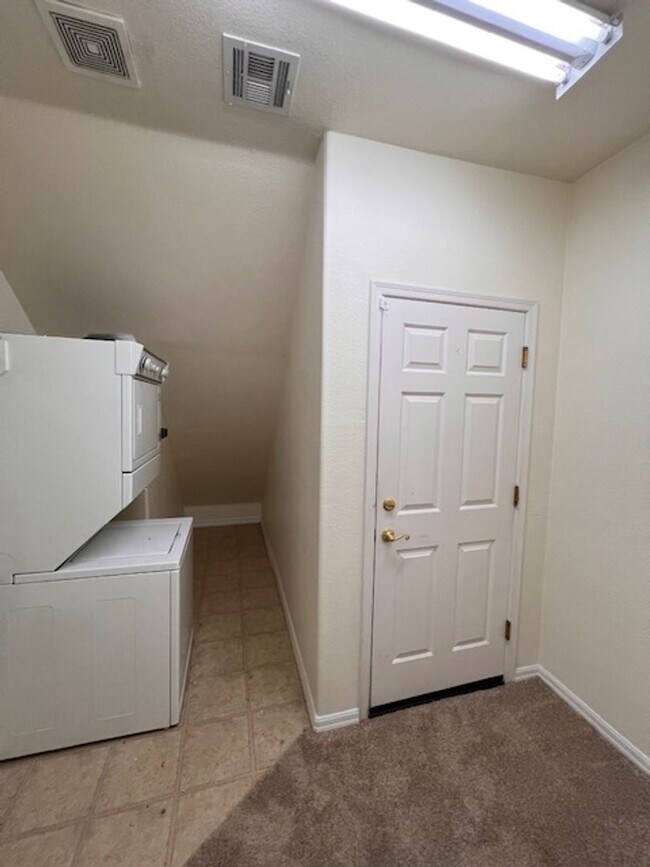 Building Photo - Condo on TPC Summerlin golf course! $2000/...