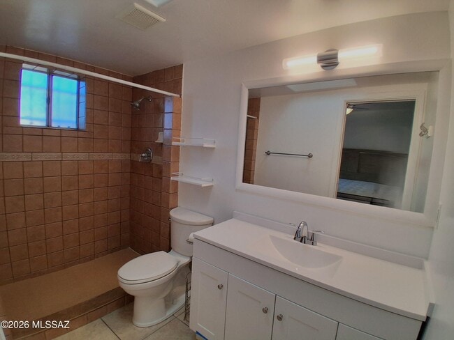 Building Photo - 2650 W Aurora Dr
