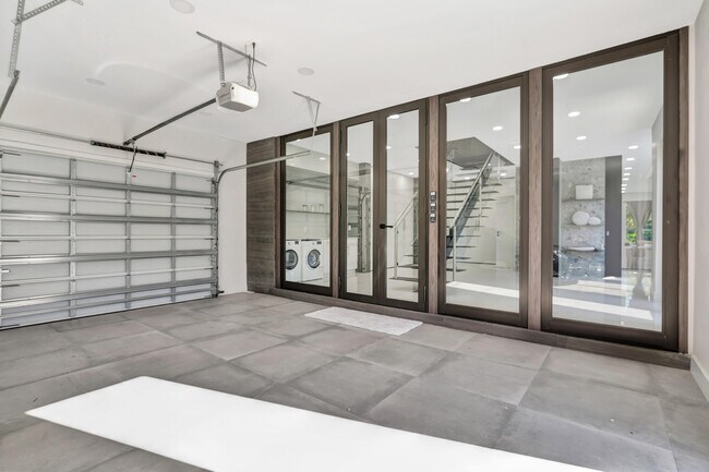 Building Photo - 7693 Steeplechase Dr