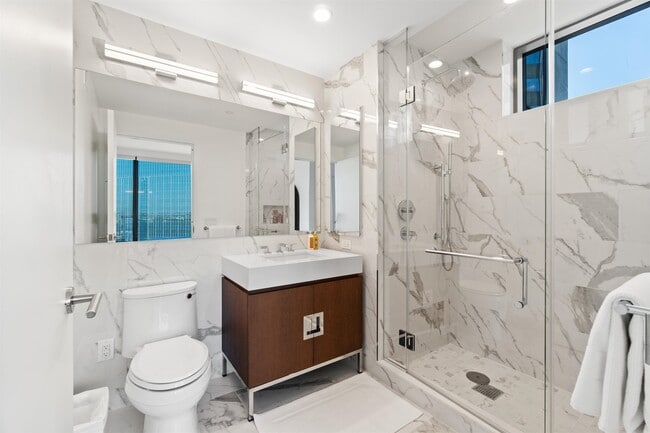 Building Photo - 99 Hudson St