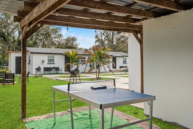 Building Photo - The peaceful place