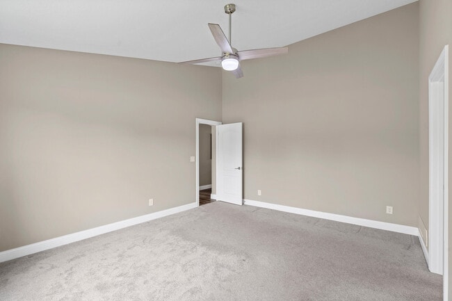Building Photo - 5990 Tamarack Dr