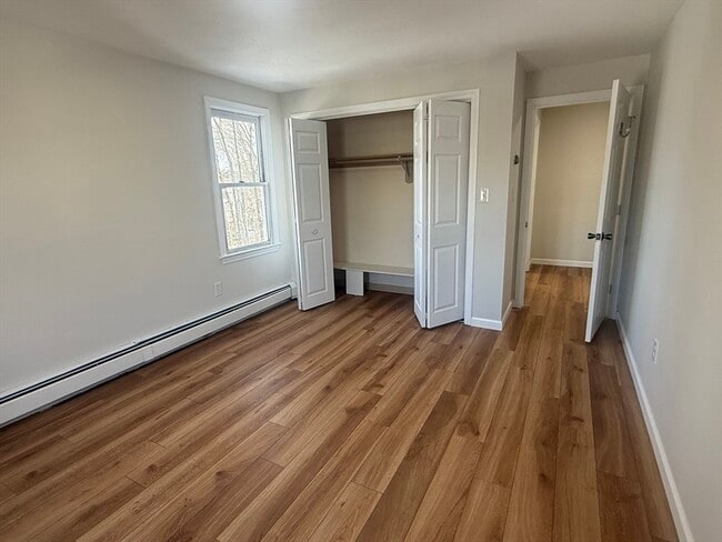 Building Photo - 17 Julian Ln