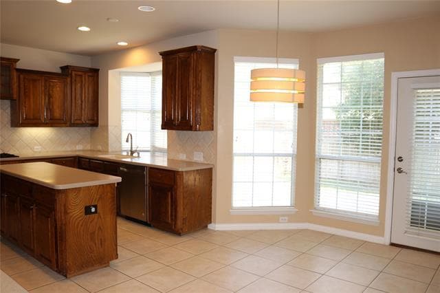 Building Photo - 505 Ironwood Dr