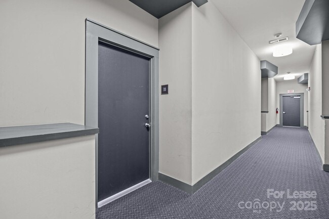 Building Photo - 708 N Davidson St