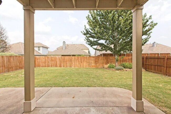 Building Photo - 1201 Rain Fern Dr