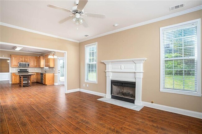 Building Photo - 1098 Fountain Lakes Ct