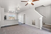 Building Photo - Cute SW Boise Townhome