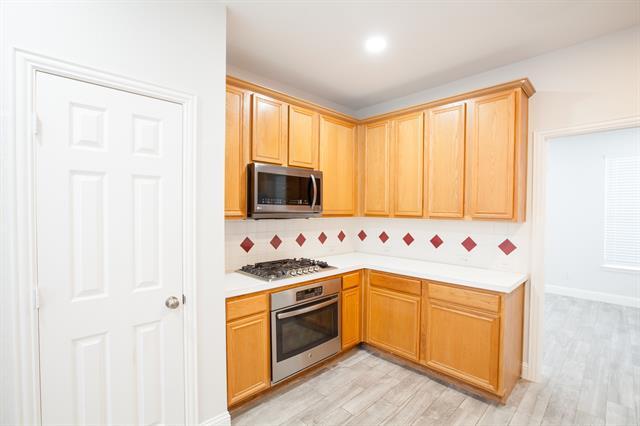 Building Photo - 9900 Presthope Dr