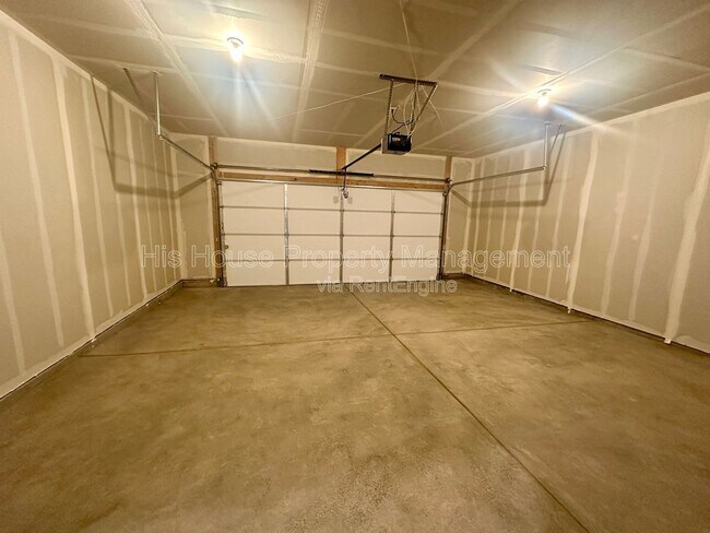 Building Photo - 3957 Pinnacles Ct