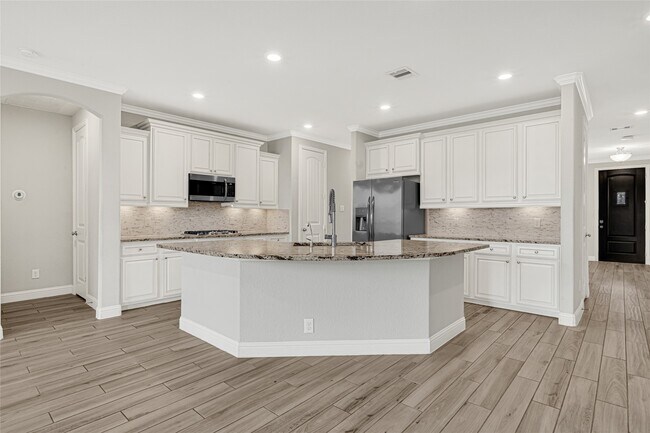 Building Photo - 7346 Enchanted Island Ln
