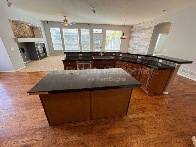 Building Photo - 222 Saxony Rd