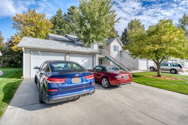 Building Photo - 1438 N Bluff Pl