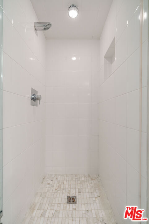 Building Photo - 17083 Palisades Cir