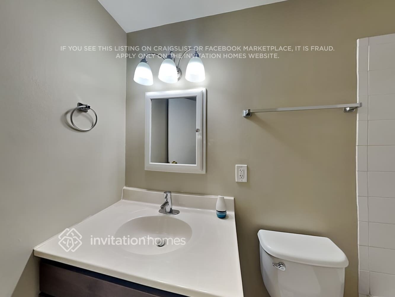 Building Photo - 800 S Cedarcrest Dr