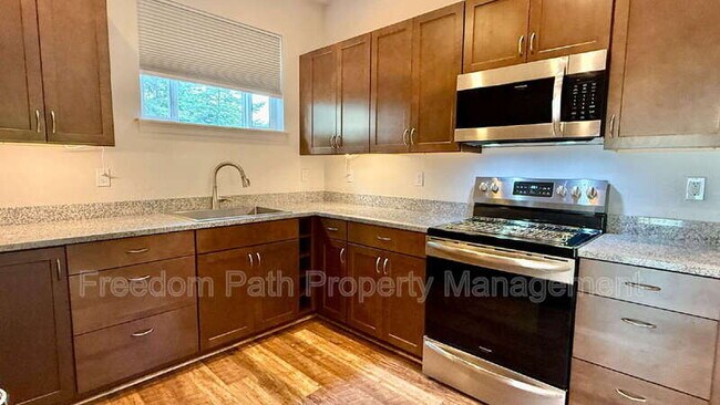 Building Photo - 1727 Gypsy Bay Rd