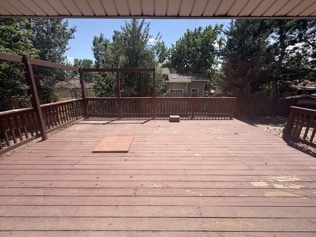 Building Photo - 3819 Midsummer Ln S