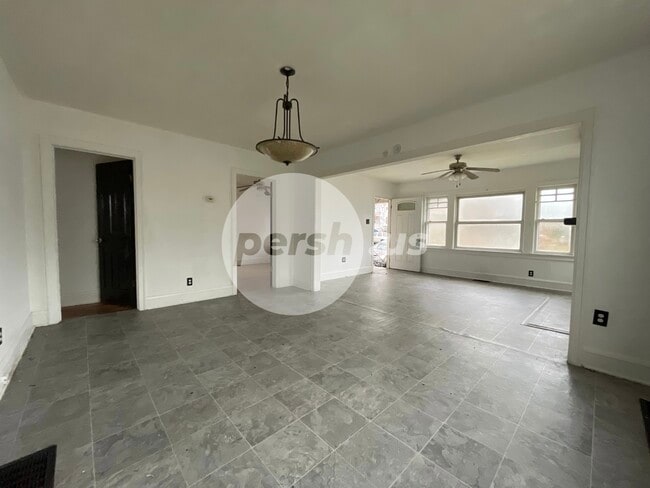 Building Photo - 980 W William St