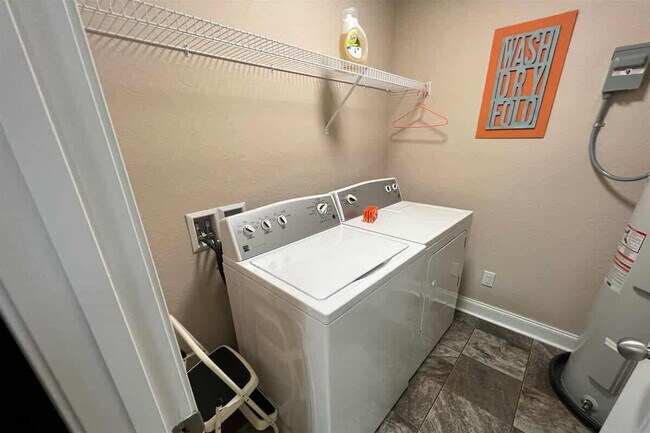 Building Photo - 121 Sawmill Springs Rd